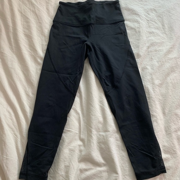 Black VS leggings with mesh detail - Picture 2 of 3